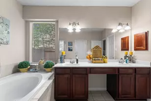 51 N Scribewood Cir, The Woodlands, TX 77382 - Photo 29