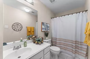 51 N Scribewood Cir, The Woodlands, TX 77382 - Photo 37