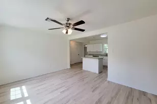 725 Cahill Rd, Angleton, TX 77515 - Photo 5