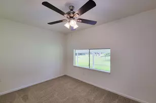 725 Cahill Rd, Angleton, TX 77515 - Photo 11