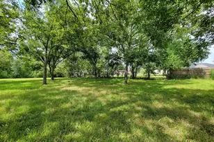 725 Cahill Rd, Angleton, TX 77515 - Photo 35