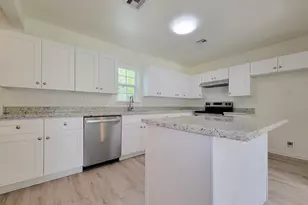 725 Cahill Rd, Angleton, TX 77515 - Photo 7