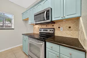 9850 Pagewood Ln, Houston, TX 77042 - Photo 19