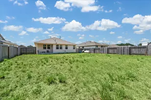 11041 Patriot Ct, Cleveland, TX 77328 - Photo 17