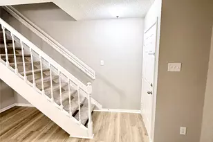 1515 Sandy Springs Rd, Houston, TX 77042 - Photo 11