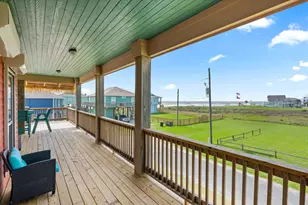 2757 Gulf View Ln, Crystal Beach, TX 77650 - Photo 5