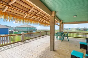 2757 Gulf View Ln, Crystal Beach, TX 77650 - Photo 11