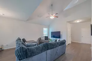 10914 Webber Ln, Texas City, TX 77591 - Photo 7