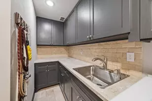 14 Stonegate Dr, Houston, TX 77024 - Photo 19