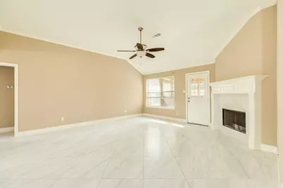 222 Colony Creek Drive, Dickinson, TX 77539 - Photo 7