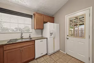 2811 Pheasant Creek Dr, Sugar Land, TX 77498 - Photo 17