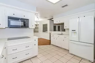 3815 Plum Hollow Dr, Houston, TX 77059 - Photo 9