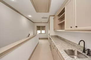 314 W Clay St, Houston, TX 77019 - Photo 35