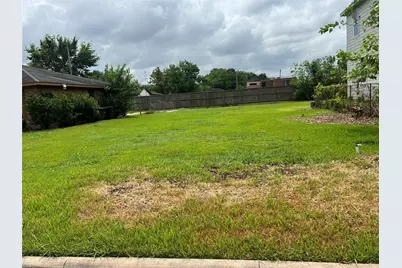 4810 Lingonberry Street, Houston, TX 77033 - Photo 7