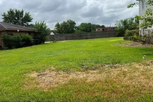 4810 Lingonberry St, Houston, TX 77033 - Photo 7