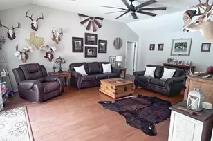 807 Trochta St, El Campo, TX 77437 - Photo 9