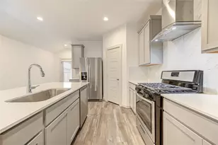 2831 Kennet Manor Dr, Houston, TX 77047 - Photo 7