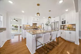 807 N Shore Dr, Kemah, TX 77565 - Photo 5