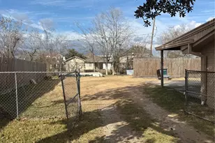 8437 Catalina Ln, Houston, TX 77075 - Photo 5