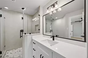 12006 Ashcroft Dr, Houston, TX 77035 - Photo 21