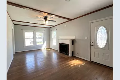 801 Avenue F, El Campo, TX 77437 - Photo 3