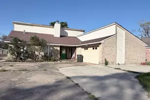 207 Banyan St, Lake Jackson, TX 77566 - Photo 5