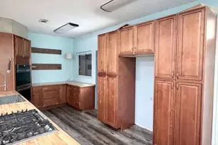 207 Banyan St, Lake Jackson, TX 77566 - Photo 13