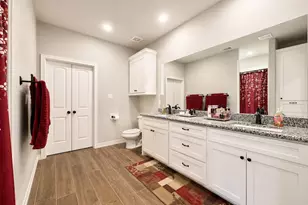 319 Yorktown Ave, Clute, TX 77531 - Photo 17