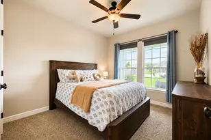 319 Yorktown Ave, Clute, TX 77531 - Photo 7