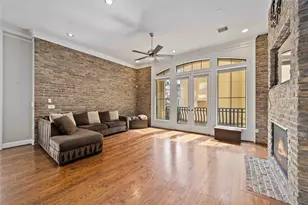 328 Bomar St, Houston, TX 77006 - Photo 9