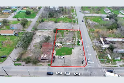 2401 Jensen Drive, Houston, TX 77026 - Photo 9