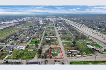 2401 Jensen Drive, Houston, TX 77026 - Photo 1