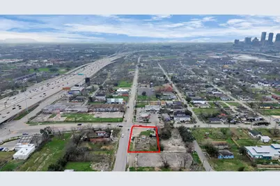 2401 Jensen Drive, Houston, TX 77026 - Photo 19