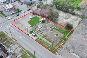 2401 Jensen Dr, Houston, TX 77026 - Photo 11