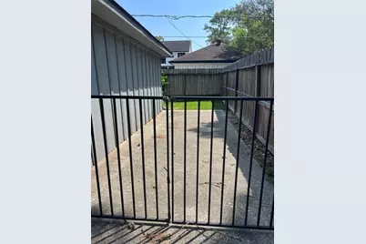 10719 Creektree Drive, Houston, TX 77070 - Photo 47