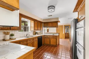 2210 Laurel Hill Dr, Kingwood, TX 77339 - Photo 11