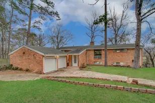 417 Brook Hollow Dr, Conroe, TX 77385 - Photo 1