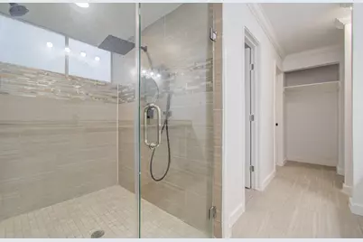 417 Brook Hollow Drive, Conroe, TX 77385 - Photo 15