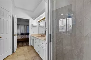 14819 Alderwick Dr, Sugar Land, TX 77498 - Photo 19