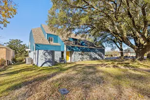 1202 Greenbriar Dr, Huntsville, TX 77340 - Photo 3