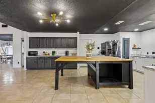 1202 Greenbriar Dr, Huntsville, TX 77340 - Photo 5