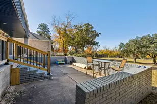 1202 Greenbriar Dr, Huntsville, TX 77340 - Photo 35