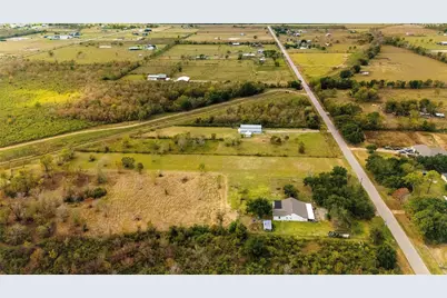 1824 County Road 382, Rosharon, TX 77583 - Photo 7