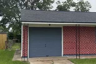 5715 Belmark St, Houston, TX 77033 - Photo 3