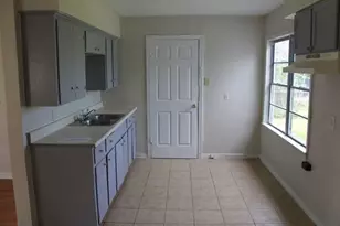 5715 Belmark St, Houston, TX 77033 - Photo 9
