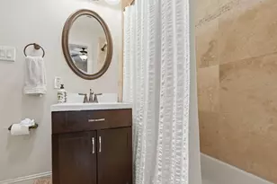 1009 W 24th St, Houston, TX 77008 - Photo 17