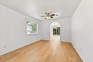 44 S Waxberry Rd, The Woodlands, TX 77381 - Photo 9