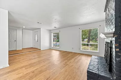 44 S Waxberry Road, The Woodlands, TX 77381 - Photo 5