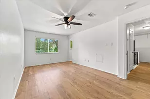 44 S Waxberry Rd, The Woodlands, TX 77381 - Photo 17