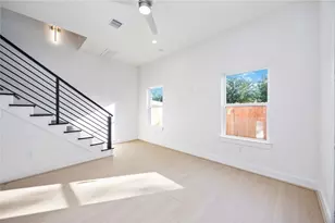 5222 Gold St, Houston, TX 77026 - Photo 9